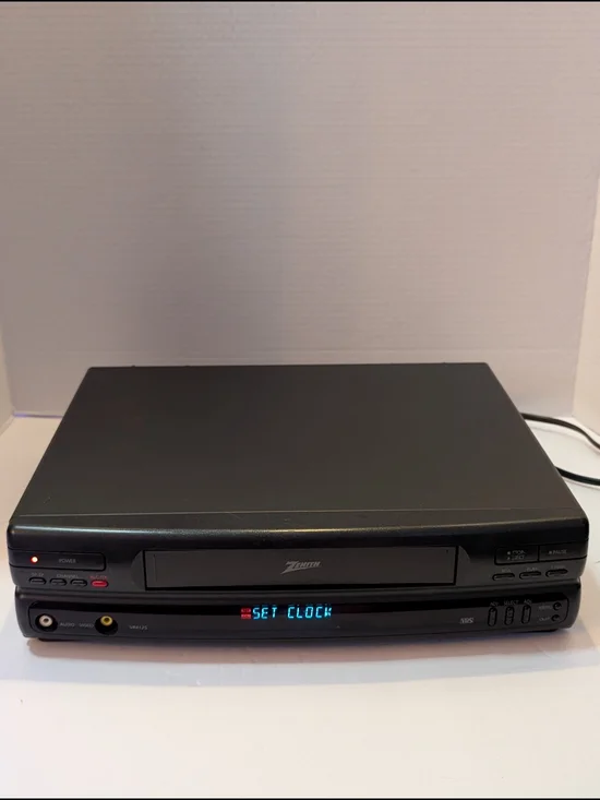 Zenith Black VCR _ VR-4125