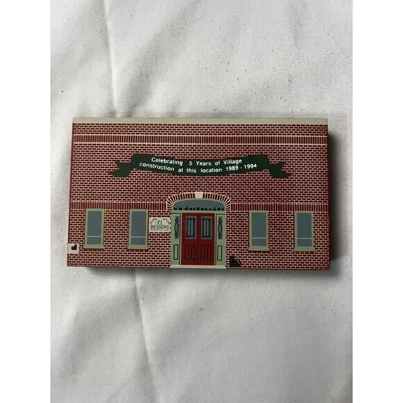 The Cat's Meow 1994 FJ Designs Inc Wooster Ohio Makers of the Village Since 1982