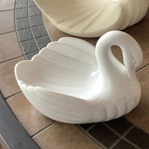 Vintage Swans Figurines (2) bone & white good for garden or sponge one Soap
