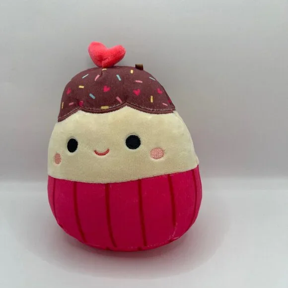 NWOT Squishmallows Elpha the Strawberry Cupcake 6.5