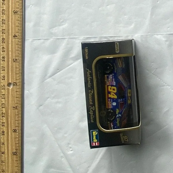 Revell 1994‎ Dale Earnhardt Goodwrench Service Plus 164 Scale Diecast Car