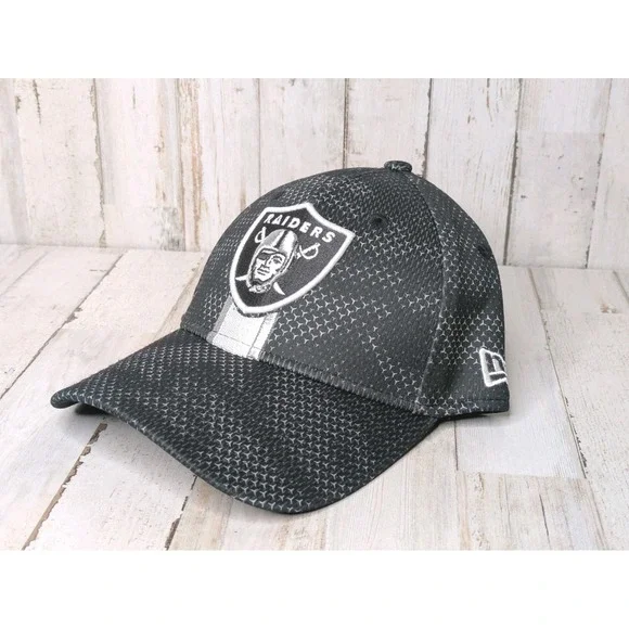 Las Vegas Raiders New Era 9Forty Snapback Adjustable Hat‎ Silver Black NFL AFC
