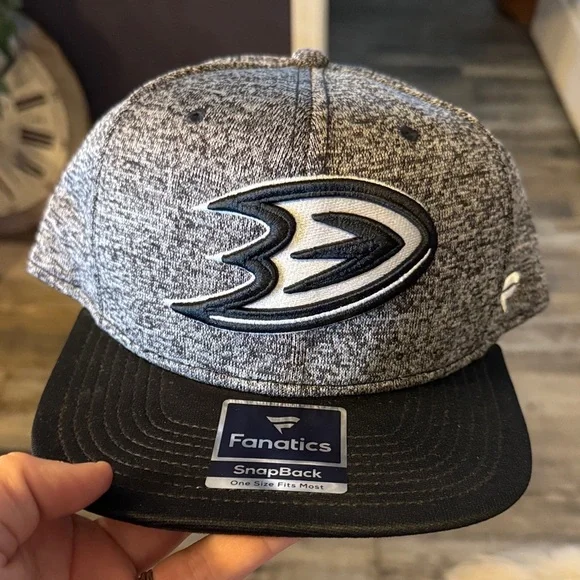 NWT Fanatics Anaheim Ducks Black Snapback Hat