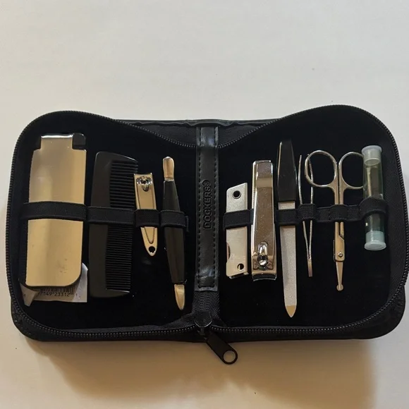 Dockers | Black Leather Zipper Case | Grooming Kit | Travel On The Go Male NWT