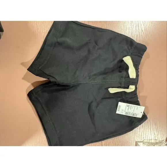 The children’s place 2t black shorts