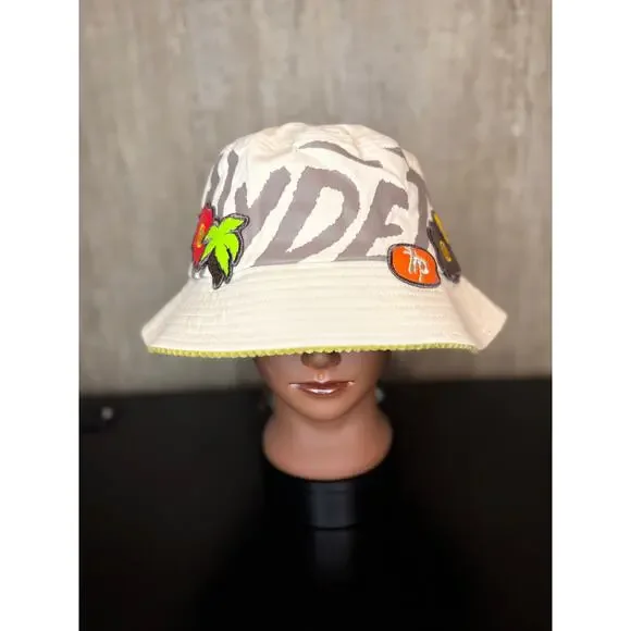 NWT Sz. M - Men's Hyde Park Bucket Hat (Cream w/ Patches)