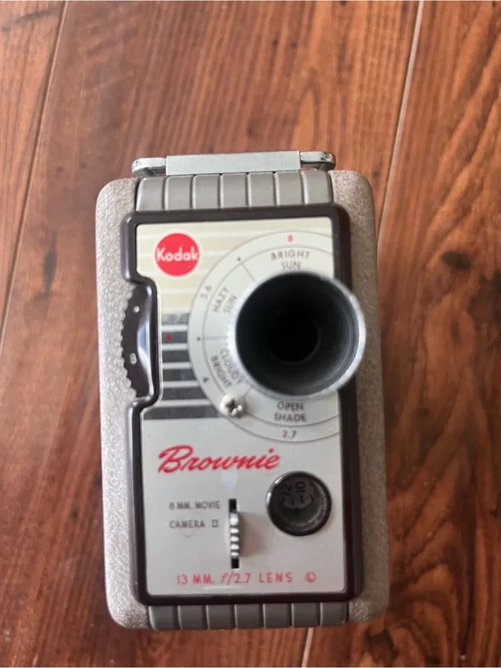Vintage 1950's Kodak Brownie Movie camera 8mm 2.7 lens