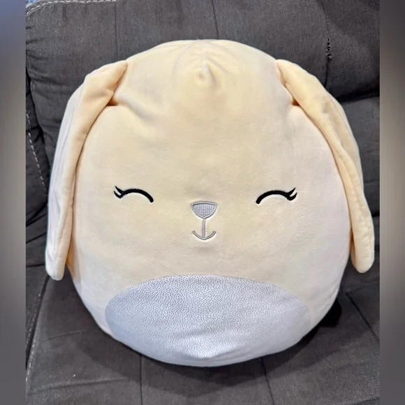 🐰squishmallows rare Valentina 16”