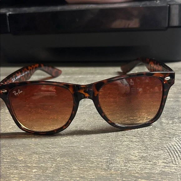 Ray-Ban Wayfarer‎ Amber Tortoise Sunglasses
