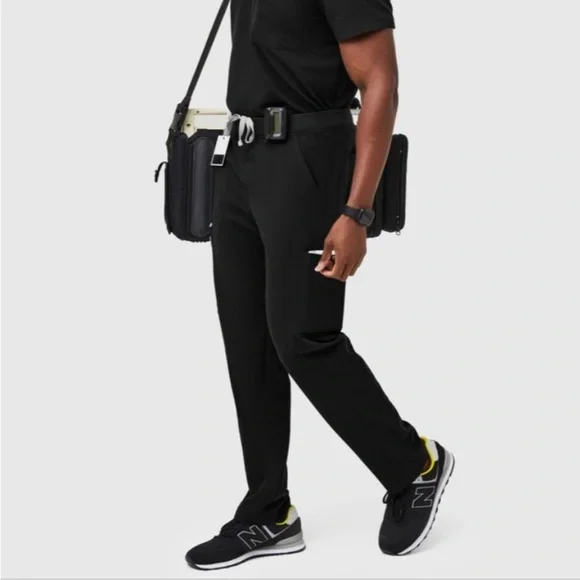 Figs Mens Axim 2.0 Cargo Scrub NWT