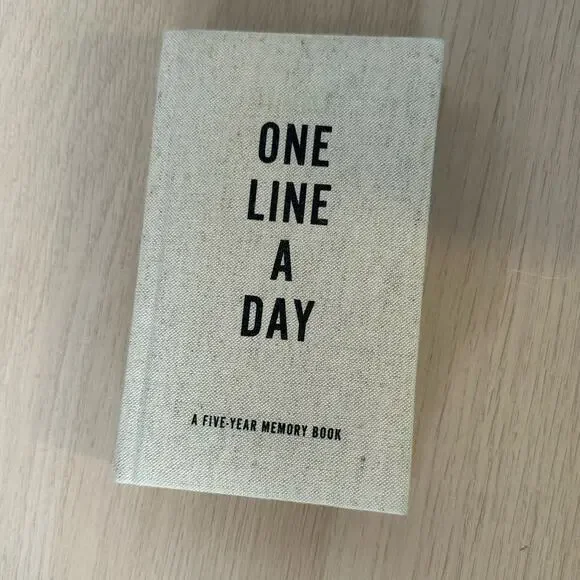 Chronicle Books One Line a Day: A Five-Year Memory Hardcover Journal - NEW