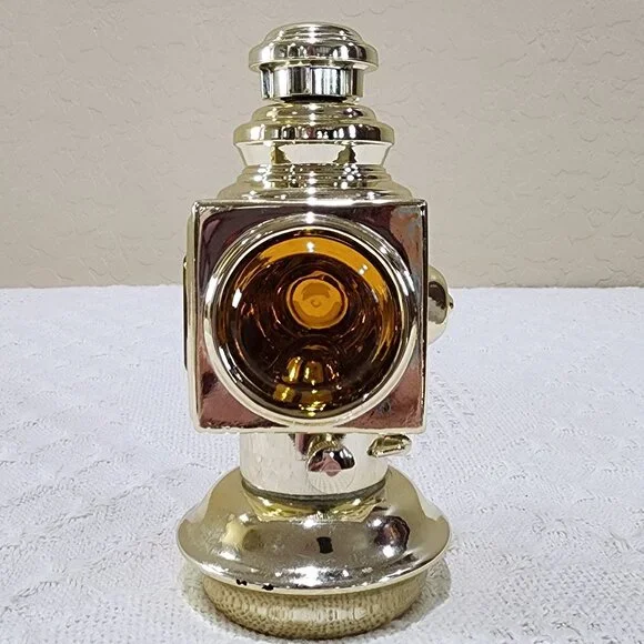Vintage Avon AUTO CARRIAGE LANTERN Glass Bottle Deep Woods Scent Talc Full