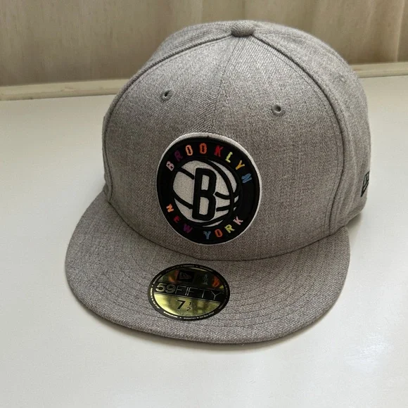 New Era Cap Brooklyn Gray Colorful Logo Men's Basketball