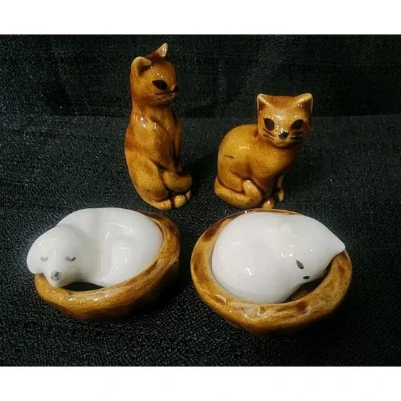 Vintage‎ Miniature Cat And Dog Sleeping Porcelain Figurines Rare Hand Painted