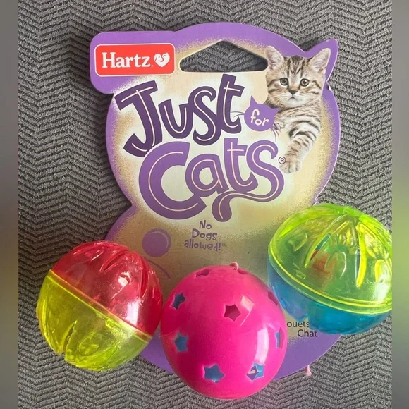 Brand New Hartz Just for Cats Bizzy Balls