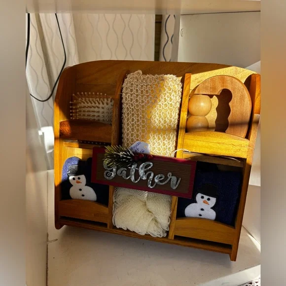 Wooden Bath Accessory Set with Snowman Decor