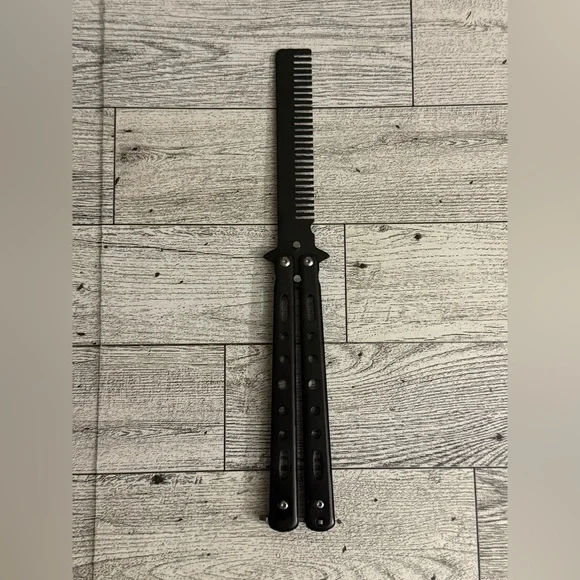 Novelty Black Metal Black Balisong Styling Comb for Men Grooming
