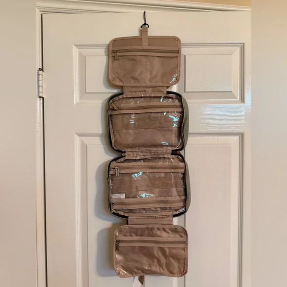 BAGSMART Sage Green Hanging Toiletry Travel Bag