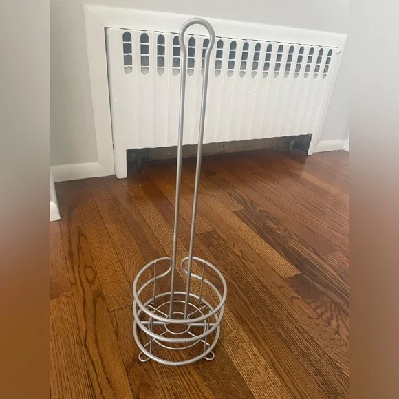 Toilet paper holder