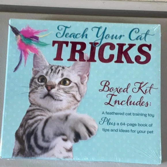 Publications International, Ltd. Kit “Teach Your Cat Tricks”