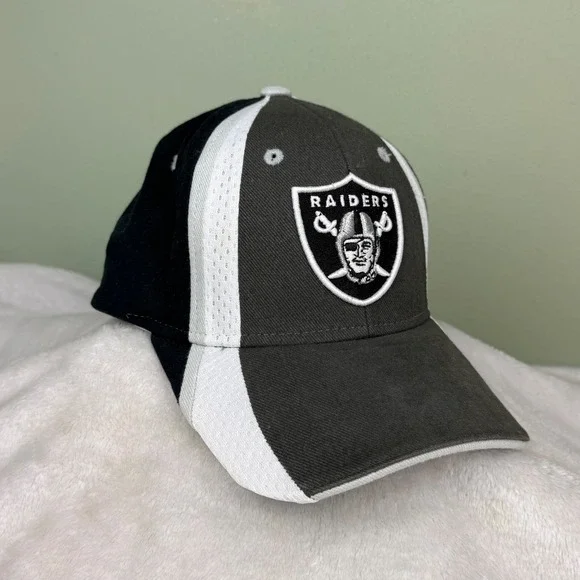 Reebok NFL Equipment Oakland Raiders Hat Black White Stretch Fit Cap‎ OSFA