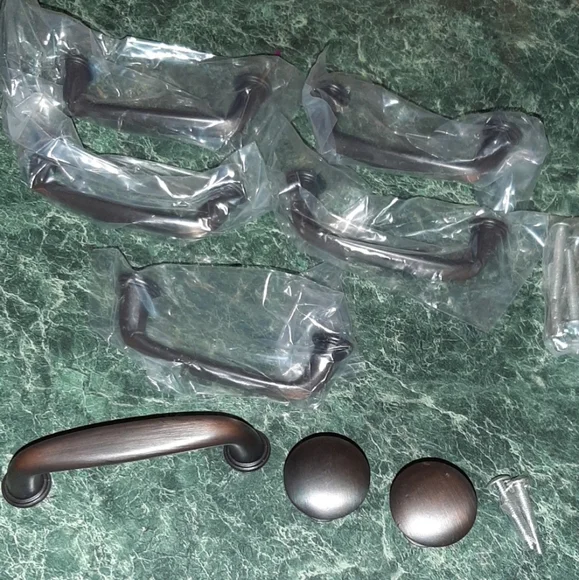 Brushed Nickel Drawer Pulls & Knobs- 6 Pulls and 2 Round Knobs/Offers Welcome❣