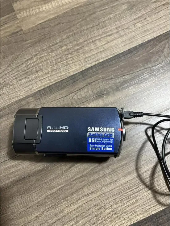 Samsung OIS DUO Camcorder 20x Zoom 1080p Video