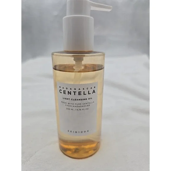 Skin1004 - Madagascar Centella LIGHT CLEANSING OIL (210ml)