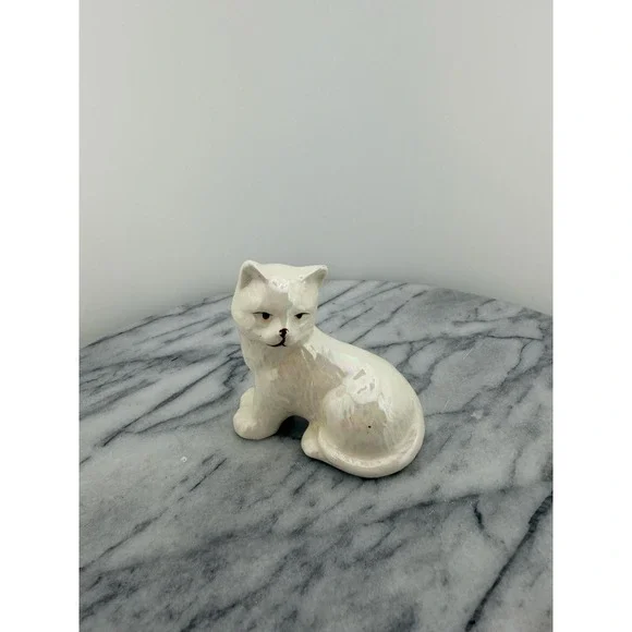 Vintage Iridescent White Lusterware Cat Figurine MCM Pearlescent Ceramic Kitty