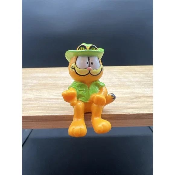 1981 Garfield the Cat Safari Figure Driver Green Hat PVC Vintage Toy