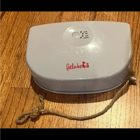 Pet links battery operated string toy see pictures