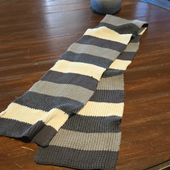 The Children's Place Gray and Cream Striped Socks