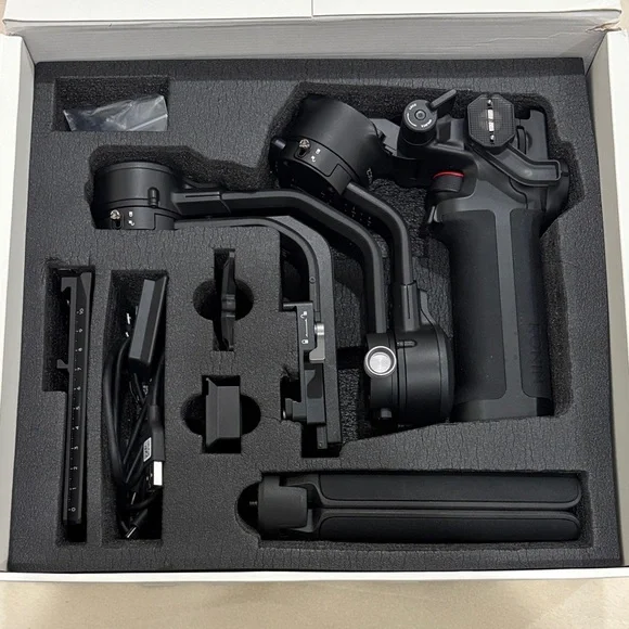 DJI RSC 2 - 3-Axis Gimbal Stabilizer