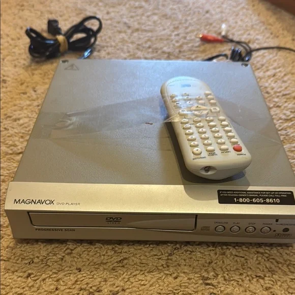 Magnavox DVD Player With Remote & Video Cables - MSD124