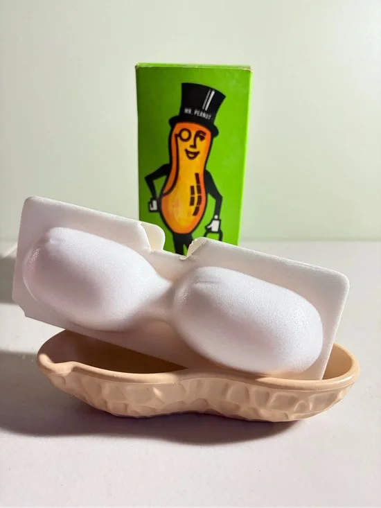 Vintage Avon Nutty Soap Dish Mr Peanut Planters Collectible with 2 Soaps and Box