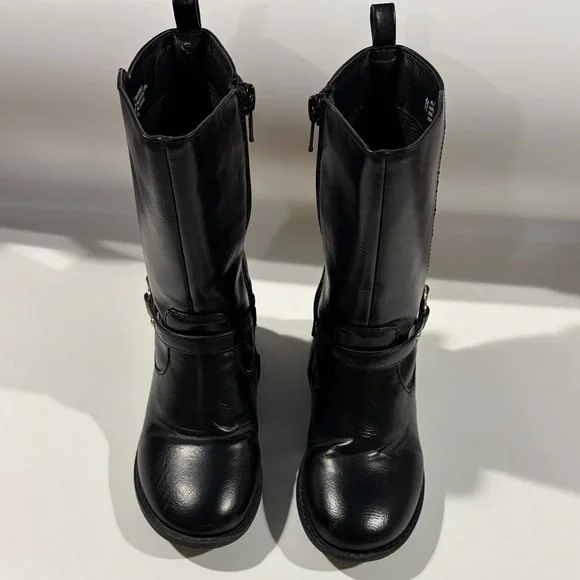 The Children’s Place Black Faux Leather‎ Boots with Heart Buckle