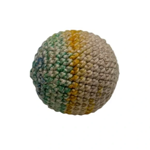 100% handmade crochet ball toy for cats with catnip inside! 100% cotton yarn toy