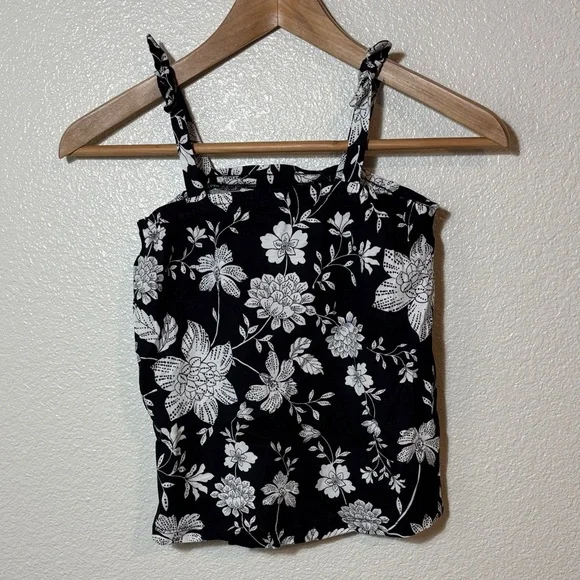 NWT The Children’s Place 100% Cotton Black & White Floral Tank Size Medium 7/8