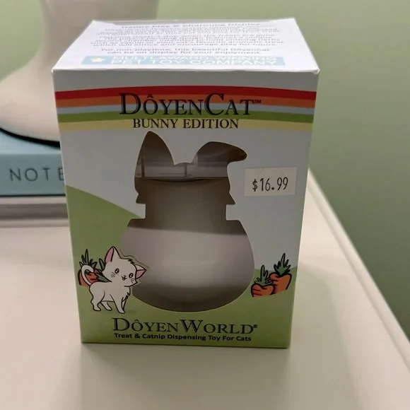 🐱 TREAT DISPENSING CAT TOY