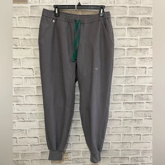 Men’s FIGS gray Technical Collection gray scrubs joggers M/S