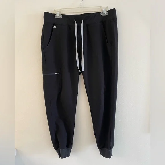 Figs Technical Collection Zamora mens black scrub pants size Medium
