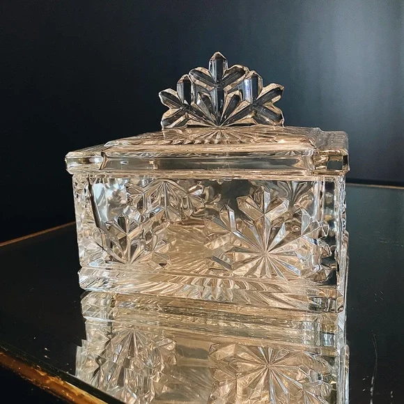 Vintage Crystal Cut Glass Snowflake Design Trinket Box