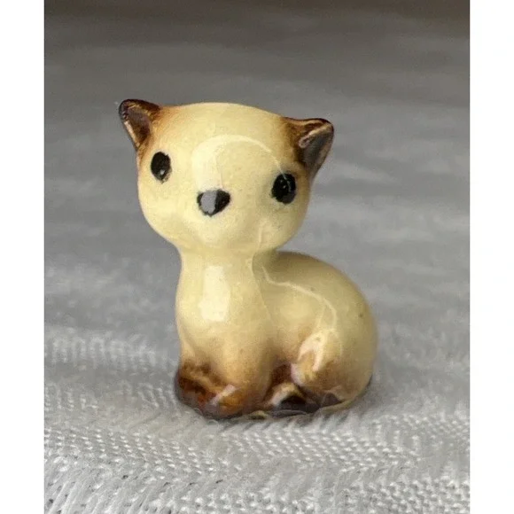 Precious Little Mini Siamese Kitten Hagen Renaker 1/2 In Tall Chipped Tail