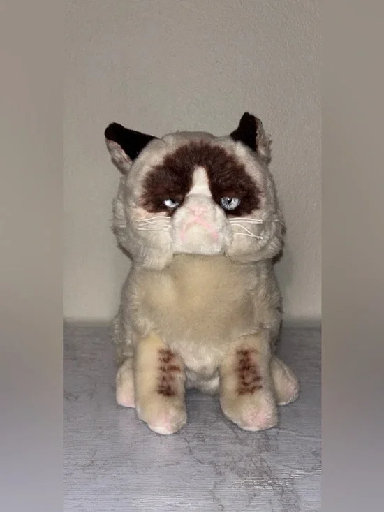 Gund Plush Grumpy Cat - Cream and Brown *EUC 10” sitting kitty Grey Eyes