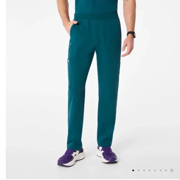 FIGS Men's Axim Cargo Scrub Pants Small Tall hospital‎ workwear nurse
