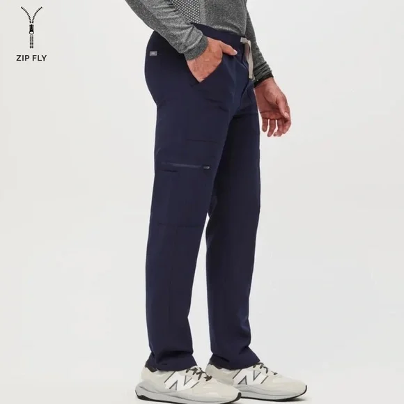 Figs Men’s Navy Cairo Cargo Zip Fly Scrub Pants | Size M
