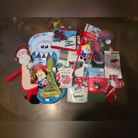 Lot Of 14 Festive Cat Toy Set...New With Tags