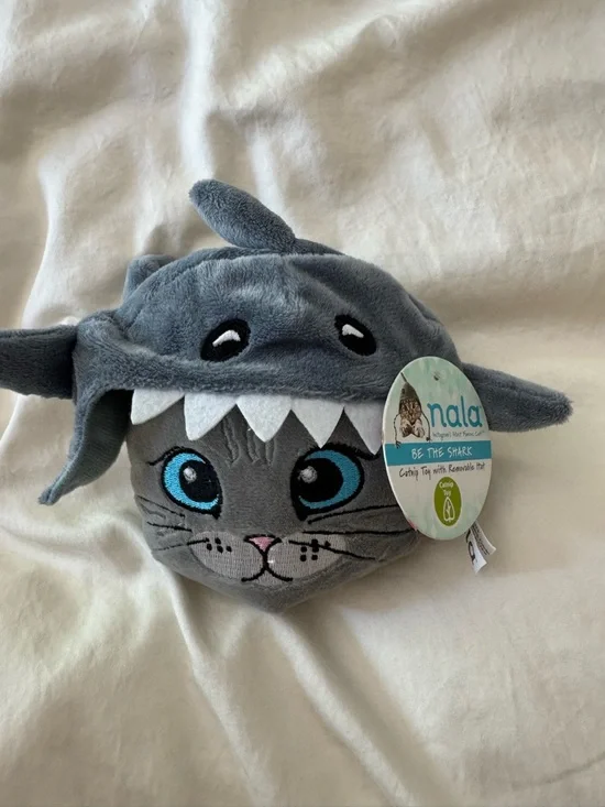 Nala Be The Shark Plush Cat Toy - Gray