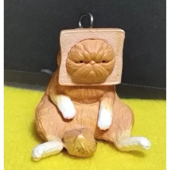 Bandai Toast Mini Cat Figure #2354781