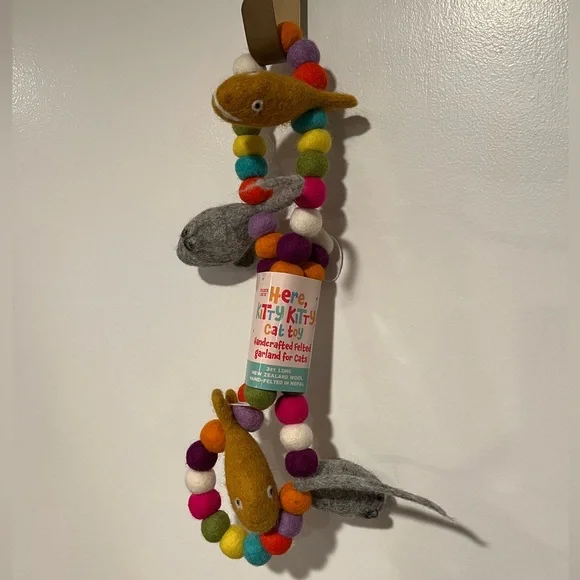NWT Cat toy garland from Trader Joe’s